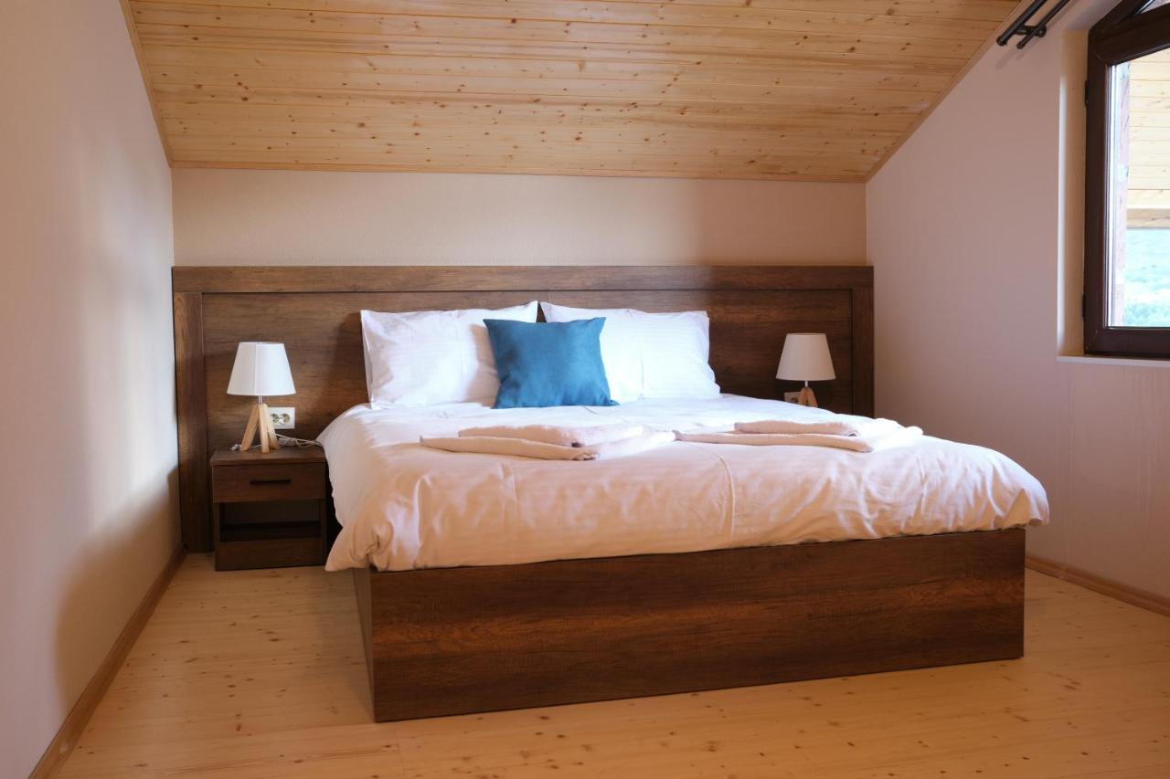 Hotel Axien Kazbegi ภายนอก รูปภาพ