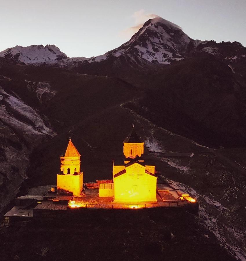 Hotel Axien Kazbegi ภายนอก รูปภาพ