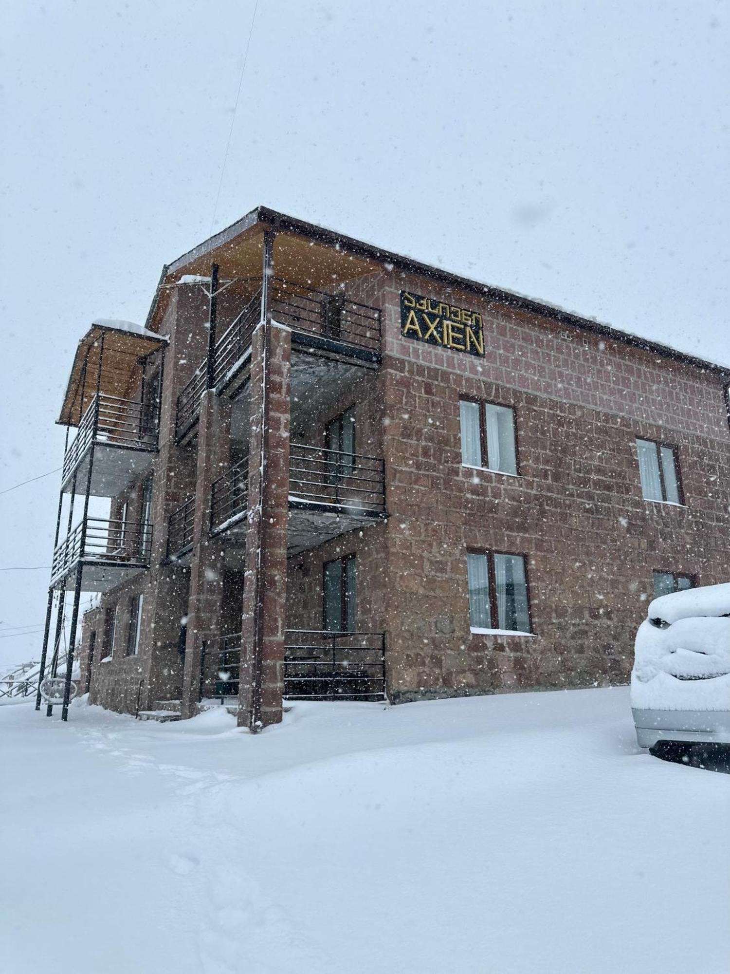 Hotel Axien Kazbegi ภายนอก รูปภาพ
